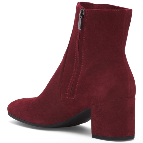 🌹LA CANADIENNE🌹 Joanie Suede Booties Size: 5